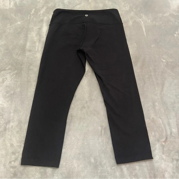 Lululemon wunder under crop solid black 21350 - Picture 3 of 9